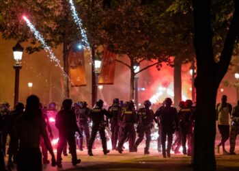 Беспорядки во Франции после победы ПСЖ: задержаны 780 человек