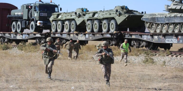Минобороны предупредило казахстанцев о передвижении военной техники