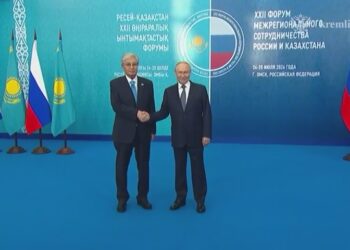 Токаев и Путин проводят переговоры в Омске
