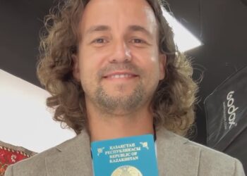 Автор проекта «Алга Казахстан» Иван Червинский получил гражданство Казахстана