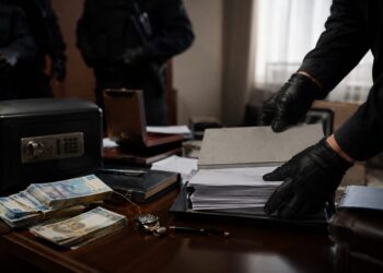 КНБ показал обыск у бывшего первого замакима ВКО Жаксылыка Омара