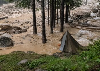 Туриста из Великобритании едва не унесло селевым потоком в Левом Талгаре