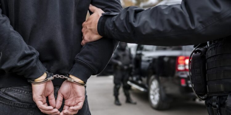 10 человек задержали в Аксу и Экибастузе по подозрению в вымогательствах
