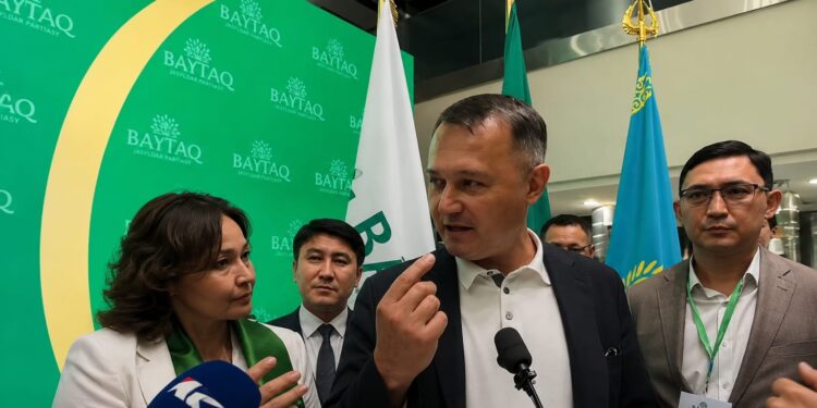 Скандал на съезде «Байтақ»: кандидат в Курултай предложил переизбрать председателя партии