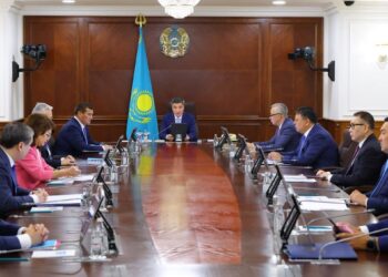 Бектенов: Правительство продолжит курс на устойчивый экономический рост