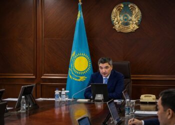 «Жағдай мәз емес»: Бектенов высказался о ситуации в КТЖ