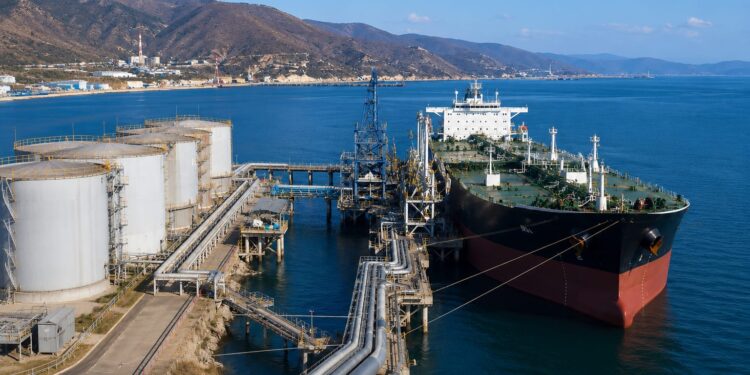 КТК возобновил прием и отгрузку нефти через терминал в Новороссийске