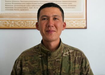 Тосковал по дому: Объявленного в розыск солдата-срочника задержали под Усть-Каменогорском