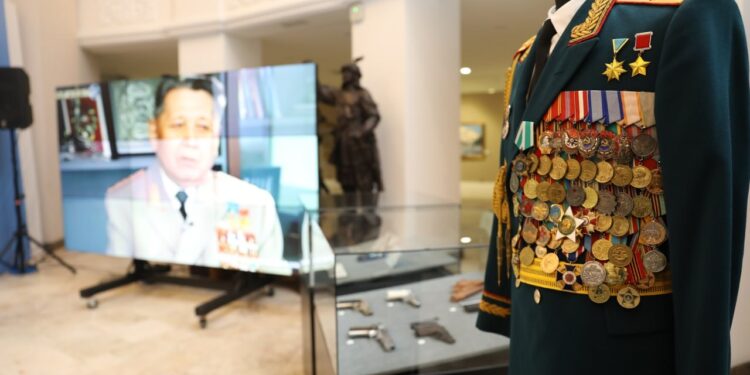 Военно-исторический музей получил реликвии Сагадата Нурмагамбетова