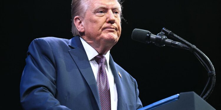 Трамп анонсировал новую сделку с Ираном и отменил военную операцию