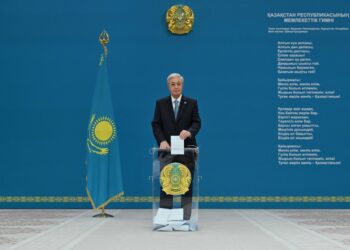Касым-Жомарт Токаев проголосовал на выборах депутатов Курултая