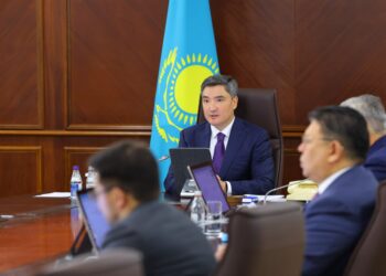 Бектенов потребовал ускорить подготовку регионов к отопительному сезону