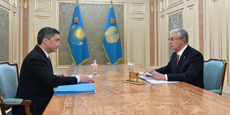 Токаев провел встречу с Олжасом Бектеновым: какие задачи поставил президент