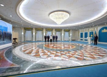 В Казахстане за год построили и отремонтировали 13 тысяч километров дорог
