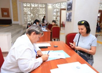В Карагандинской области избирательные участки впервые открылись на предприятиях
