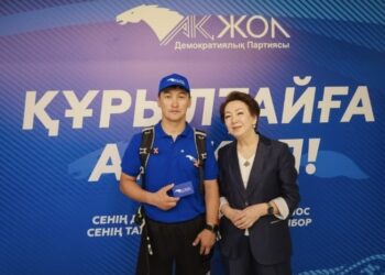 Учитель проехал на велосипеде из Западного Казахстана до Астаны