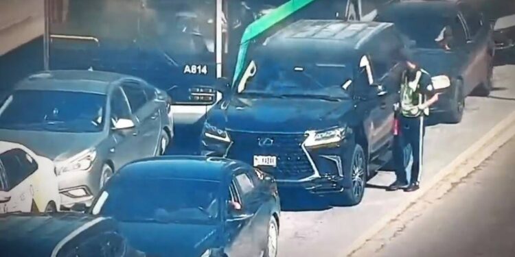 Lexus с номером KAZAK задержали в Астане