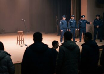 Срыв стендапа в Астане: полиция прервала концерт комика Галыма Калиакпарова