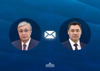 Токаев поздравил Садыра Жапарова с 35-летием независимости Кыргызстана