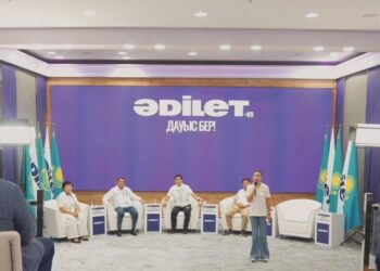 Казахстанские чемпионы обсудили развитие спорта со штабом партии «Әділет»