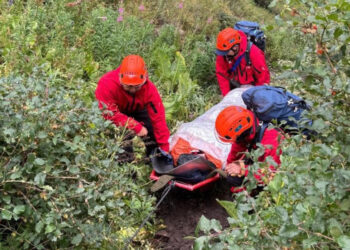 Камнепад в горах Алматинской области: туриста в тяжелом состоянии эвакуировали спасатели