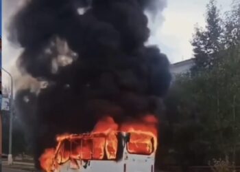 Автобус с пассажирами загорелся на ходу в Степногорске