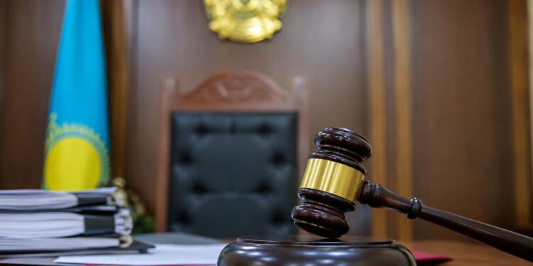 В Туркестанской области девушка выбросила новорождённого в выгребную яму