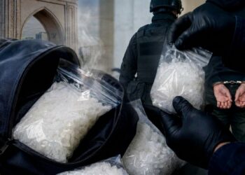 В Шымкенте задержали подозреваемых в сбыте наркотиков: изъяли около 2 кг мефедрона