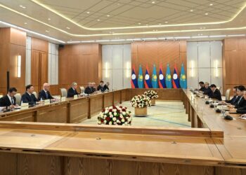 Казахстан предложил Лаосу новый маршрут к рынкам Европы
