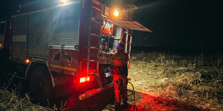 В Алматинской области локализовали пожар на незаконной свалке