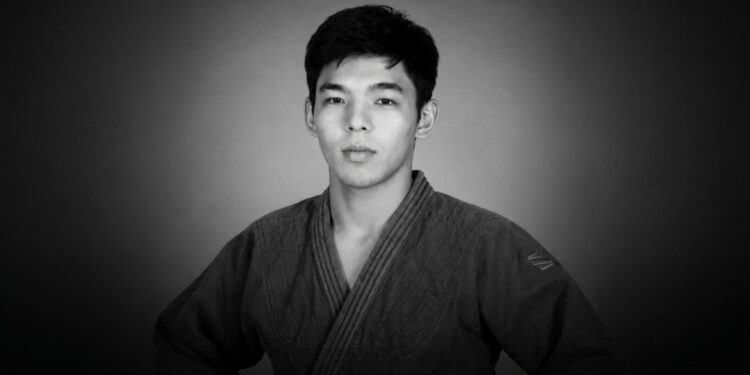 20-летний призер чемпионата Казахстана оказался среди погибших на учениях на Каспии