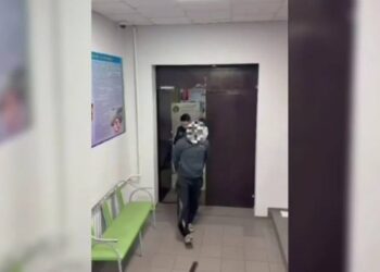 В Шахтинске мужчина угрожал взорвать себя и соседей