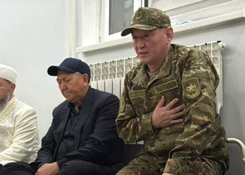 Министр обороны встретился с семьями погибших на Каспии военнослужащих