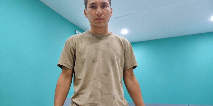 «Двое суток не мог мочиться»: 18-летний срочник из Актау заявил об избиениях в воинской части Актобе