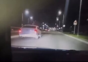 В Рудном водитель врезался в полицейскую машину во время погони