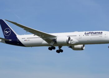 Первый Boeing 787-9 Dreamliner для Air Astana проходит испытания в США