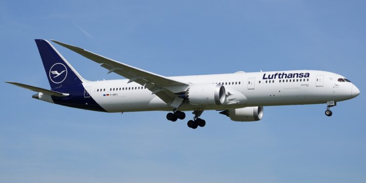 Первый Boeing 787-9 Dreamliner для Air Astana проходит испытания в США