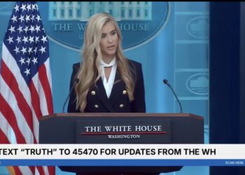 Скандал в Белом доме: Трамп уволил пресс-секретаря Кэти Захарию