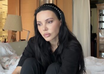 «Я где-то на грани»: Оксана Самойлова призналась в мыслях выпрыгнуть из окна