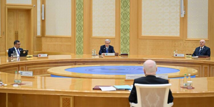 Токаев предложил разработать стратегию развития СНГ до 2035 года