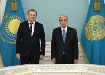 Токаев принял губернатора Ленинградской области России